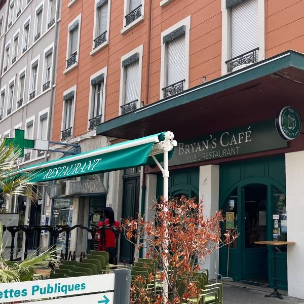 Le restaurant - Bryan's Café - Villeurbanne - Restaurant terrasse Villeurbanne